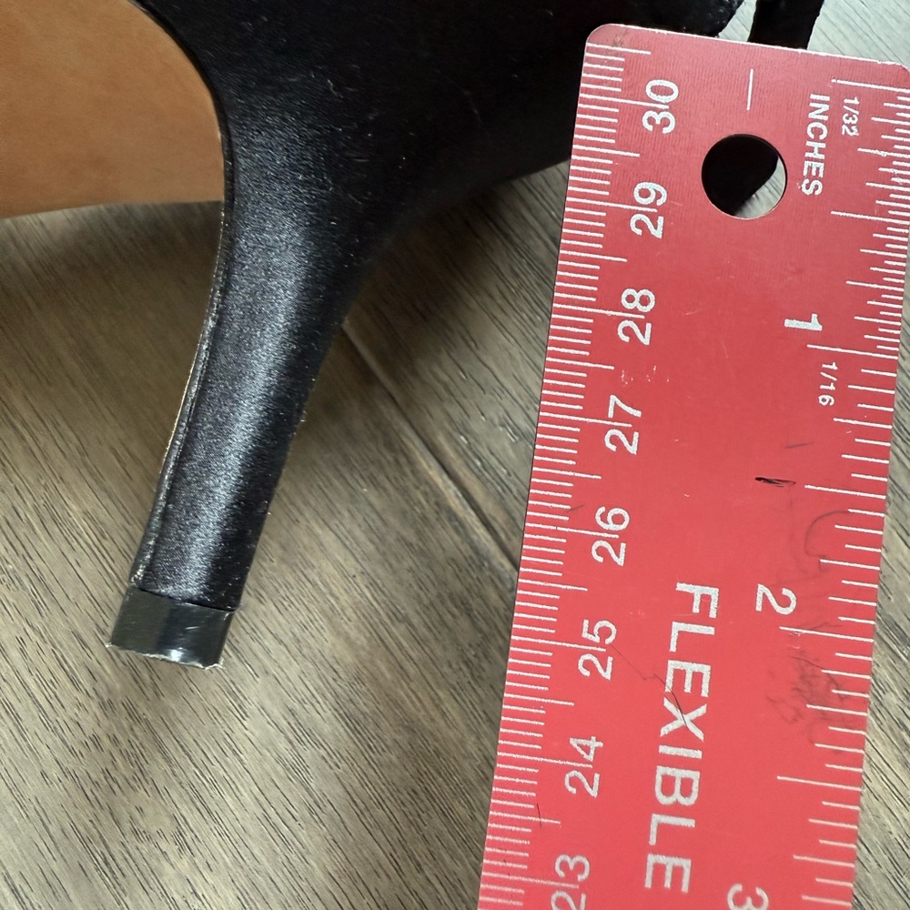 Badgley Mischka Shoes - Picture 12 of 12